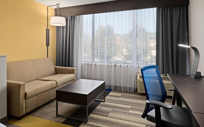 Holiday Inn Express Atlanta-Kennesaw By IHG