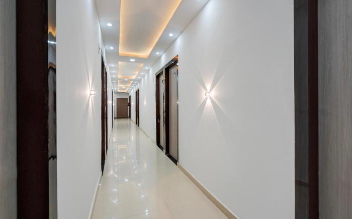Super Townhouse Oak Char Dham Vrindavan