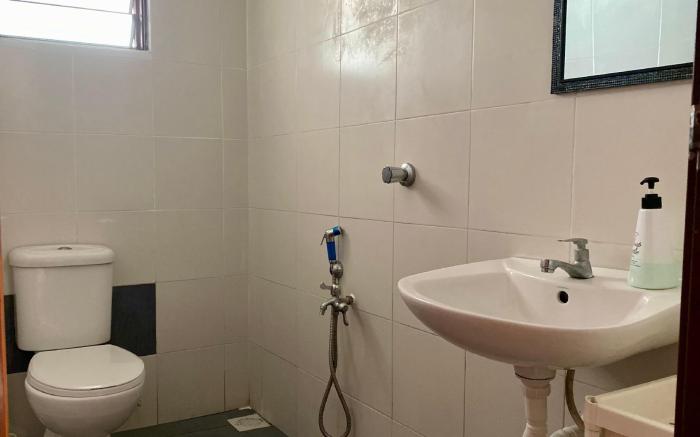 DOUBLETHREE SEROJA SEPANG 