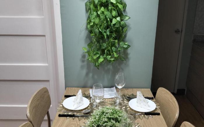 Modern Minimalist - RelaxWork Airport PickUp  Netflix