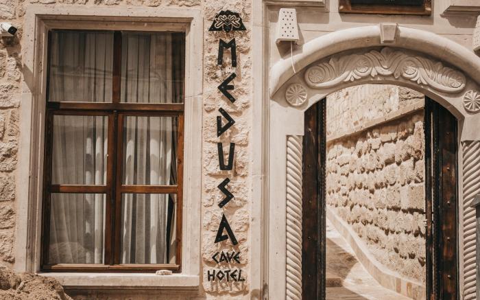 Medusa Cave Hotel