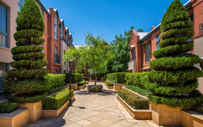 Majestic Old Lion Apartments