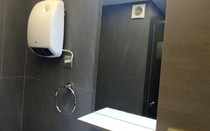 Ermou Junior Suite by Athens Urban Retreat