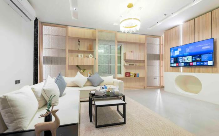 Luxurious 2-BR flat with relaxation space lll