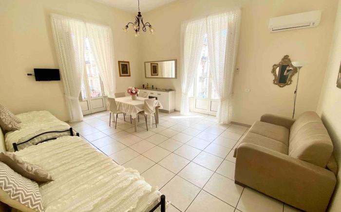 SUMMERHOME NAPLES CENTRAL