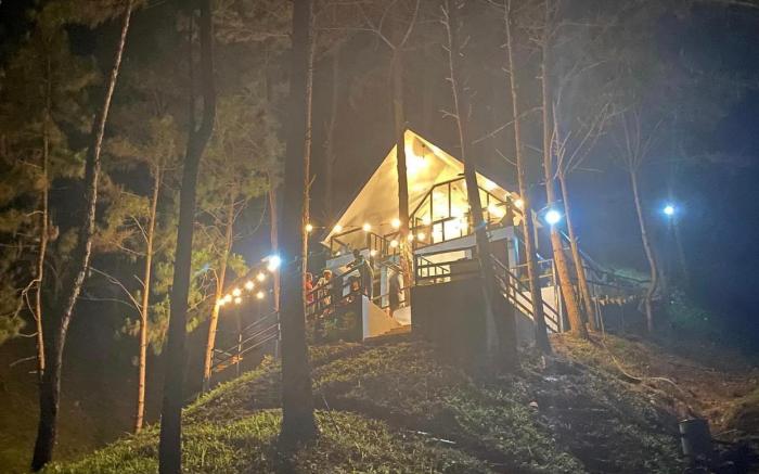 Simones Bluehouse in the Mountain