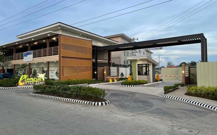 Primerose Manor near Airport, Beaches and Malls