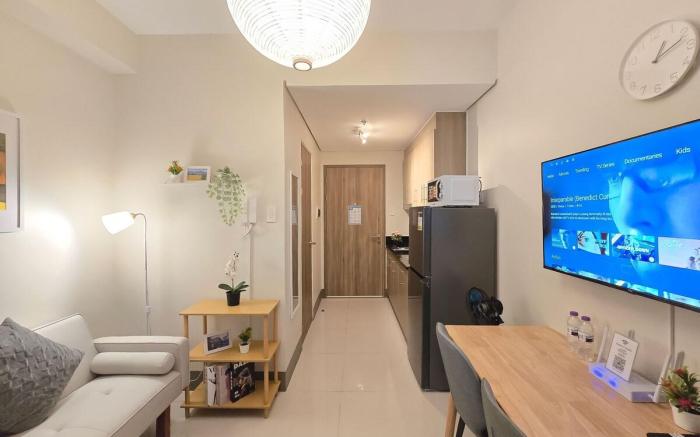 Condotel 1BR Unit w/ Balcony FAME Residences #FM64
