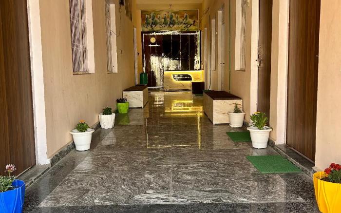 SHREE RADHA RANI HOME STAY 