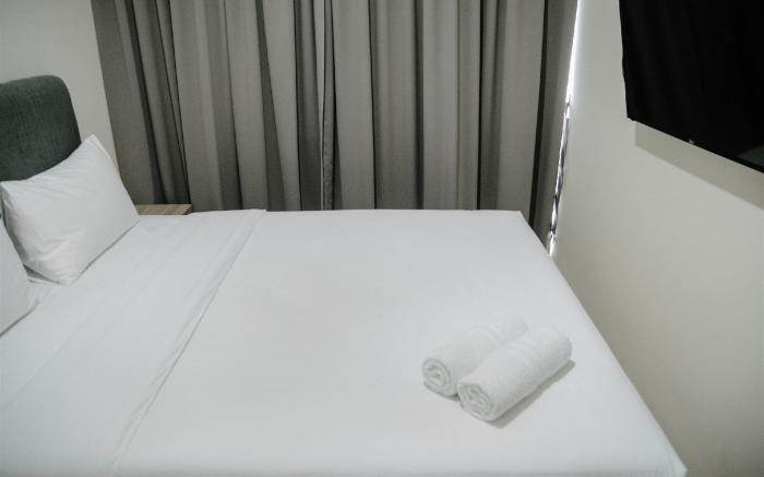 Deluxe 2BR and Modern Menteng Park Apt By Travelio