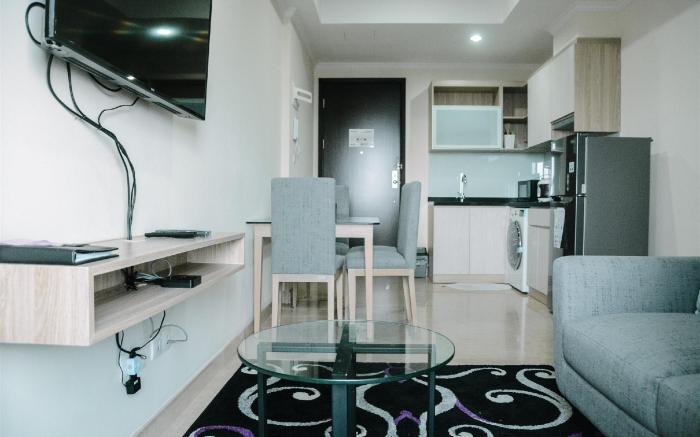 Deluxe 2BR and Modern Menteng Park Apt By Travelio