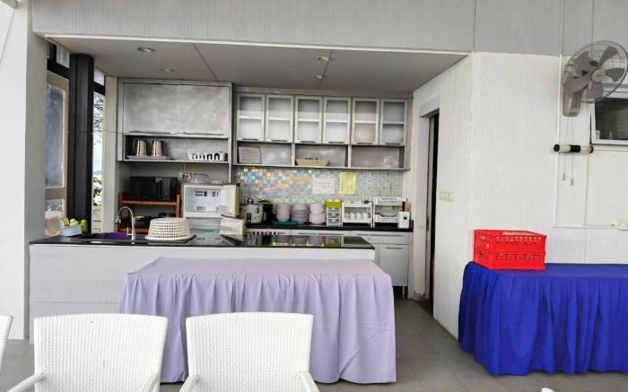 BBG Beachfront poolvilla 5BR close to Huahin city
