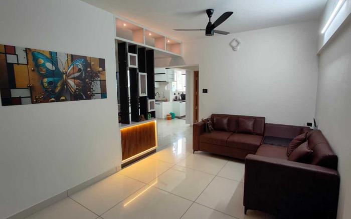 2BHK fully furnished new apartment in the town.
