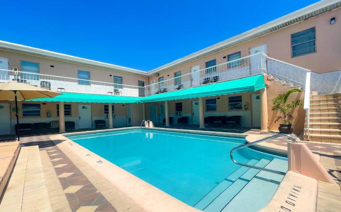 Grenier's Hollywood Beach Hotel