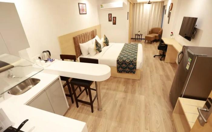 Aaj Studio Apt by Grand Anukampa with pool #106