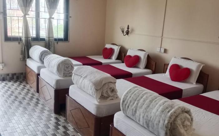 Sauraha Inn
