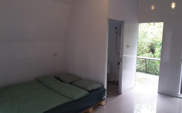 Rumah Lumbung Hutan Pinus 4