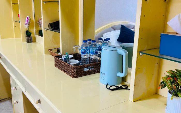 Ava restaurant &room for rent