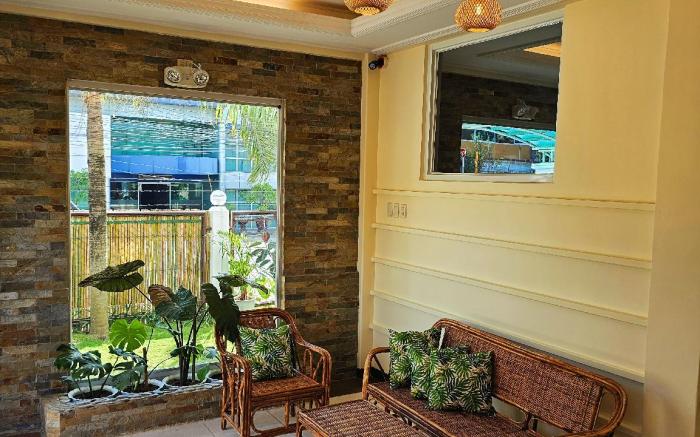 Adlaw Inn