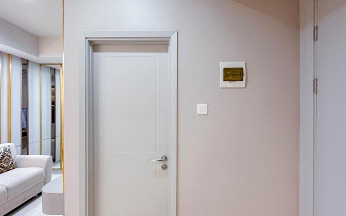 Comfort 1BR Grand Sungkono Lagoon Apt By Travelio
