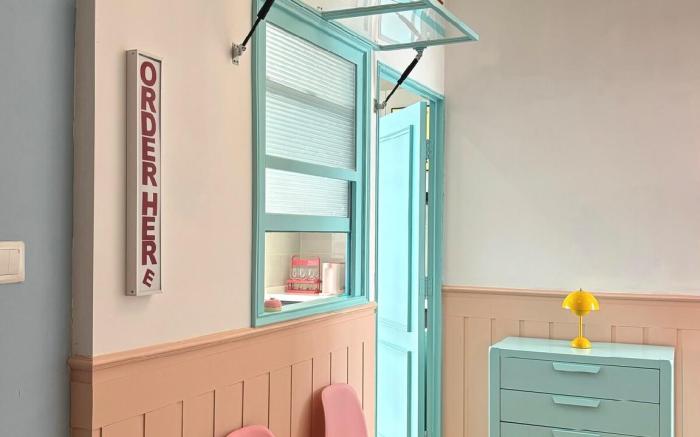 Dooga Ins-Macaron Cafe Seaview Cozy Pastel Retreat
