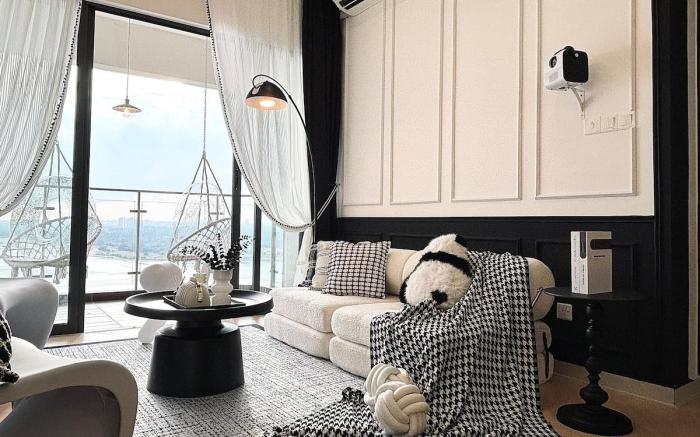 Dooga Ins-Cocohouse Chanel-Themed Seaview Stay 