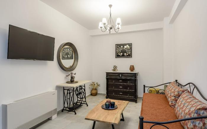 Minos Country Living Hannah Maria Suite
