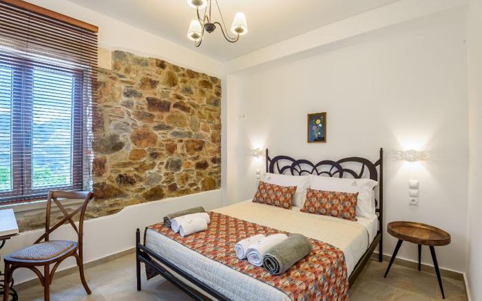 Minos Country Living Hannah Maria Suite