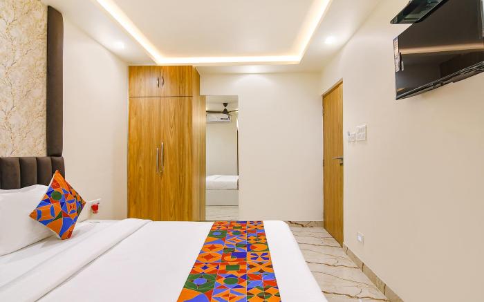 FabHotel Leela Inn - Nr. Park Circus 7 Point