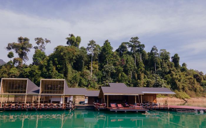 360° issara Floating Resort