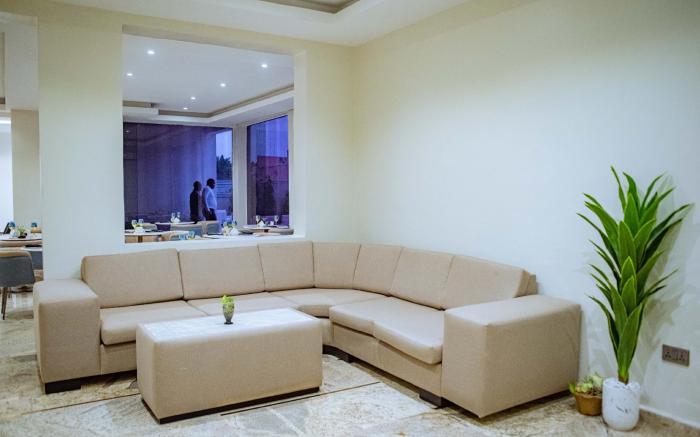 CheckInn Hotel Gimbiya 