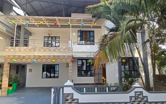 Airport villa