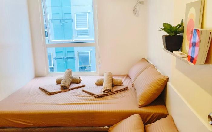 Cadence Place 2BR Pasig Condo for 6pax w/ Parking