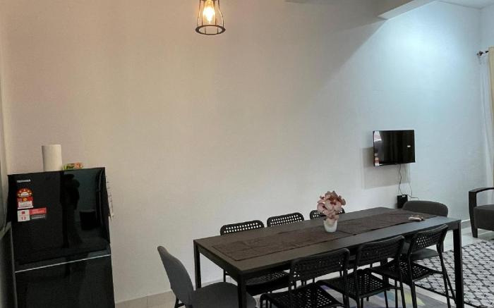 Kelabu Homestay 4 Bedroom 3 Bathroom