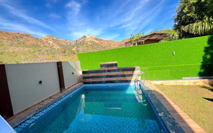 Mount villa