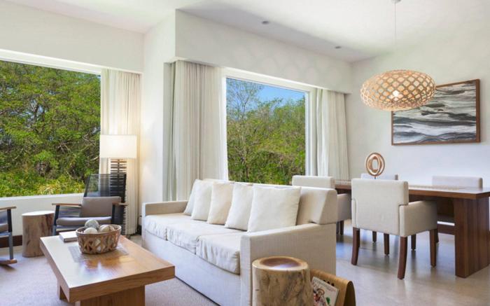 El Mangroove, Autograph Collection