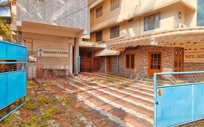 Townhouse Karyavattom Near Green Field Stadium