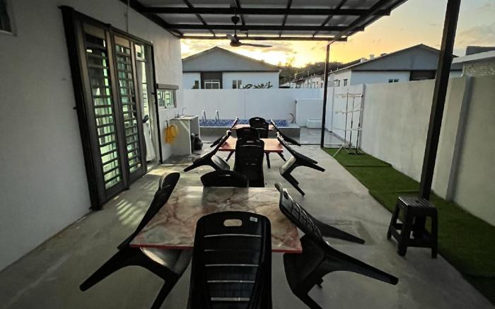Lapang Tuju Private Pool Homestay
