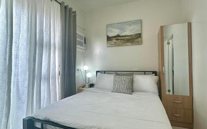 1-Bedroom Condo with Balcony