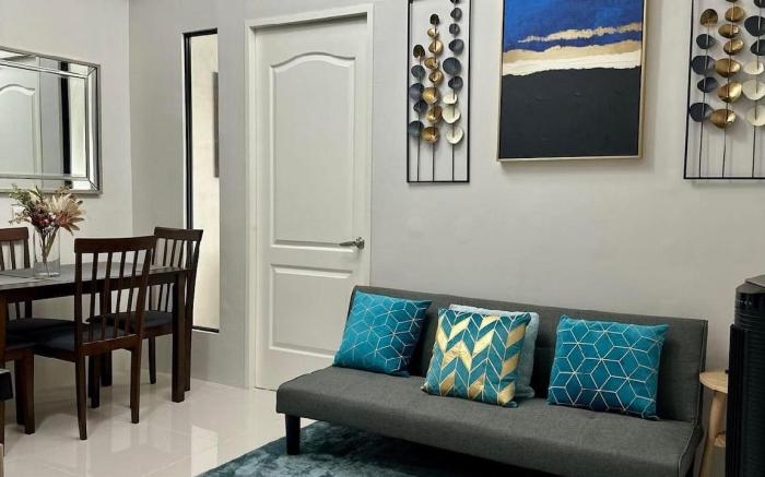 1-Bedroom Condo with Balcony