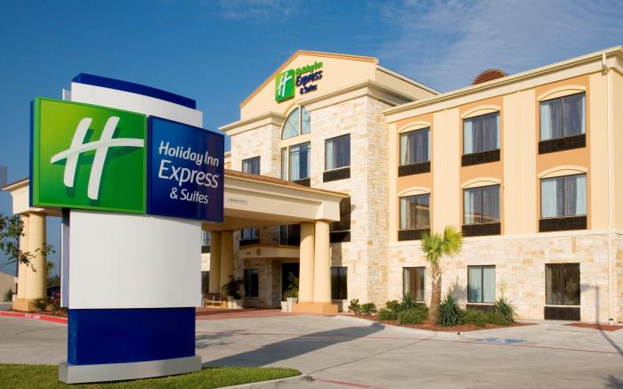 Holiday Inn Express and Suites Beeville By IHG