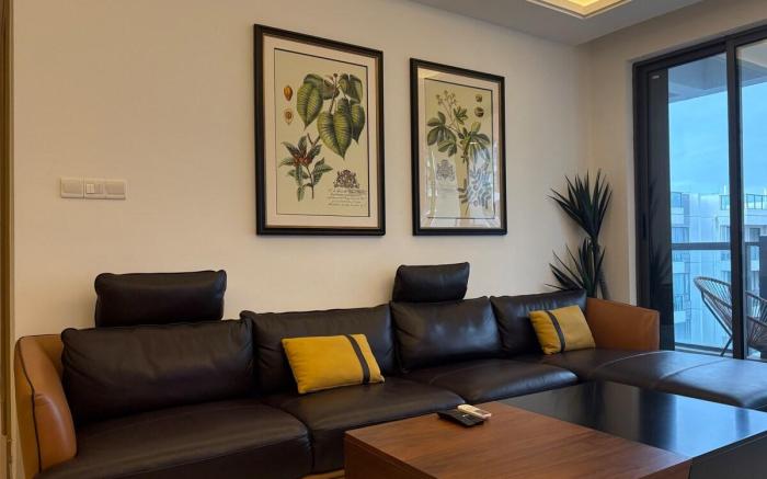 R&F Top Floor 3Br Apartment near CIQ