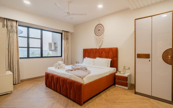 ELIVAAS 1 BHK with Rooftop Pool - Kamerios Skye