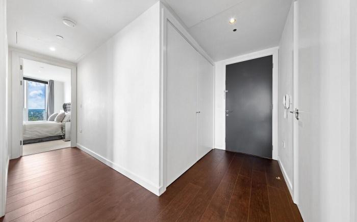 18th Floor Luxury 2 Bedroom, 2 Bathroom Sky View with Rooftop Access & Gym!