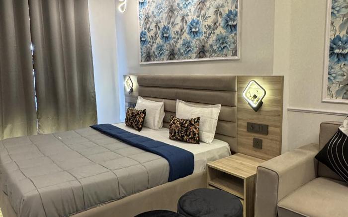 Oasis 39th floor by Royal Retreat Suites