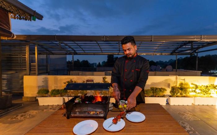 Auro Heaven : Luxury 6BR Penthouse in Dehradun