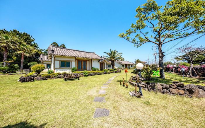 Harbag Hanok Village