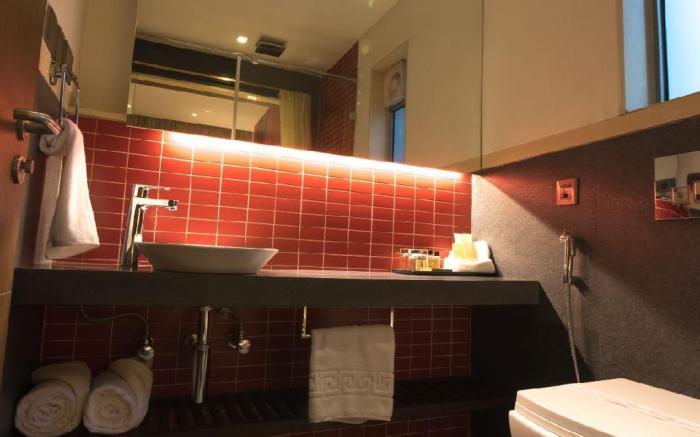 HOTEL GALLERY 67