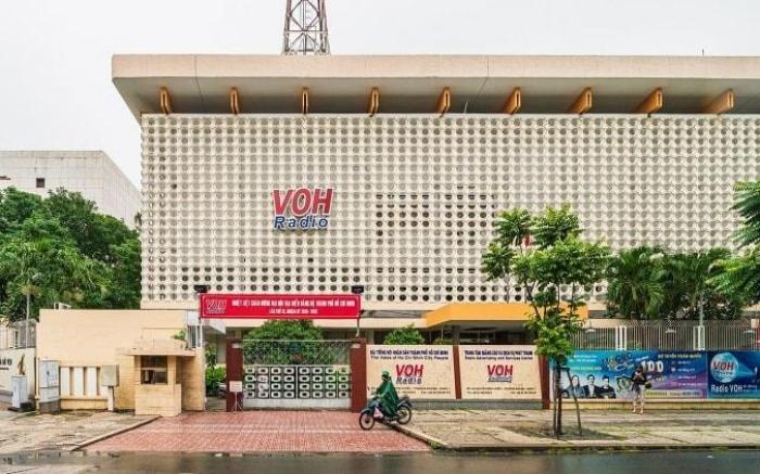 The Urban Resort:Modernist Studio 1B by Circadian