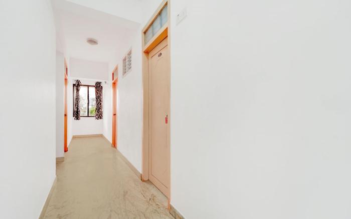 Super Collection O Chalai Bazaar Near Railway Station formerly Galaxy Inn